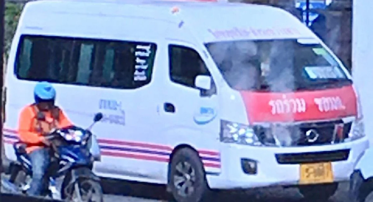 เปิดภาพรถตู้เส้นบางนา บางกะปิ ราขึ้นเต็มเพดาน ผู้โดยสารรับไม่ได้