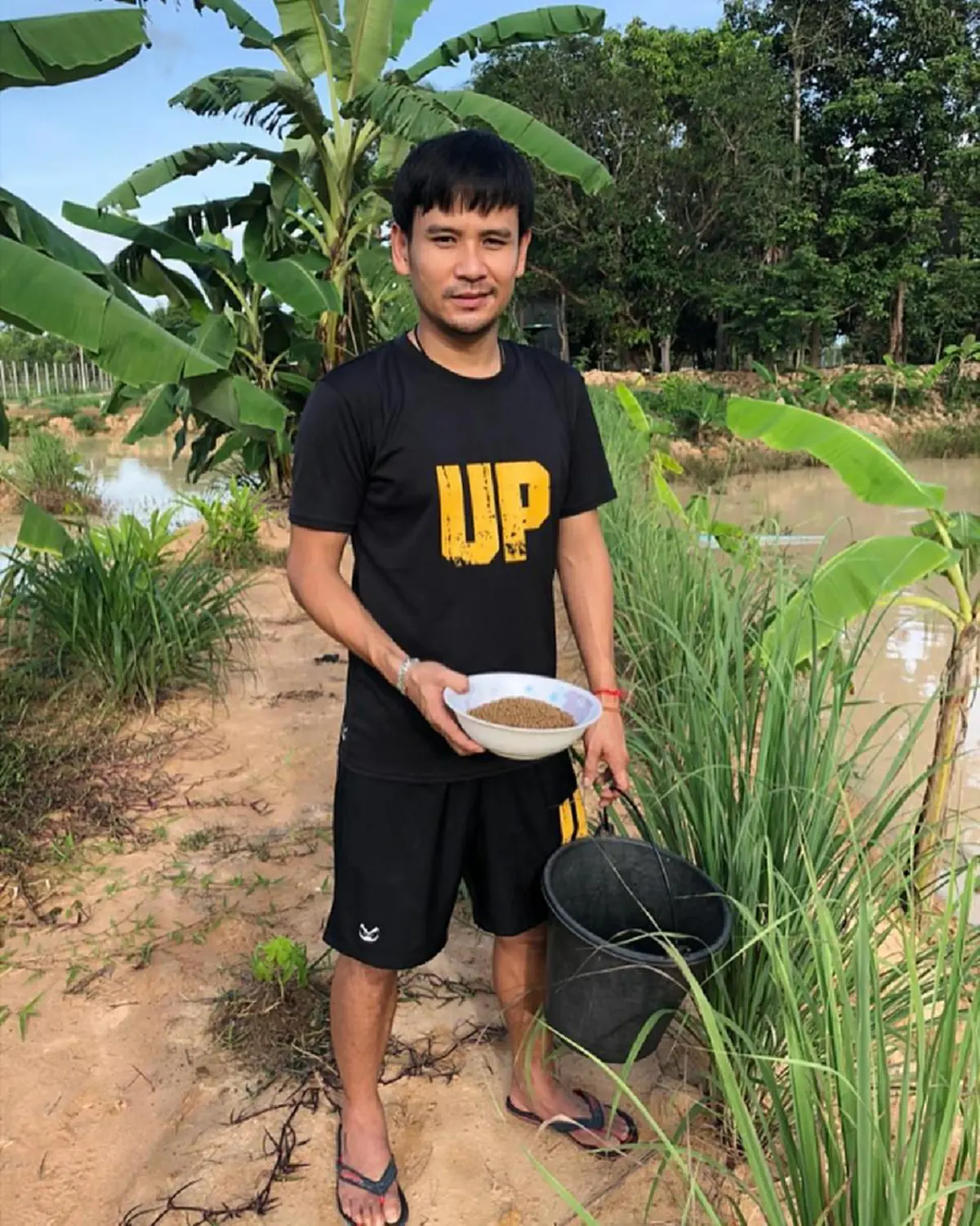 ไผ่ เลี้ยงปลา