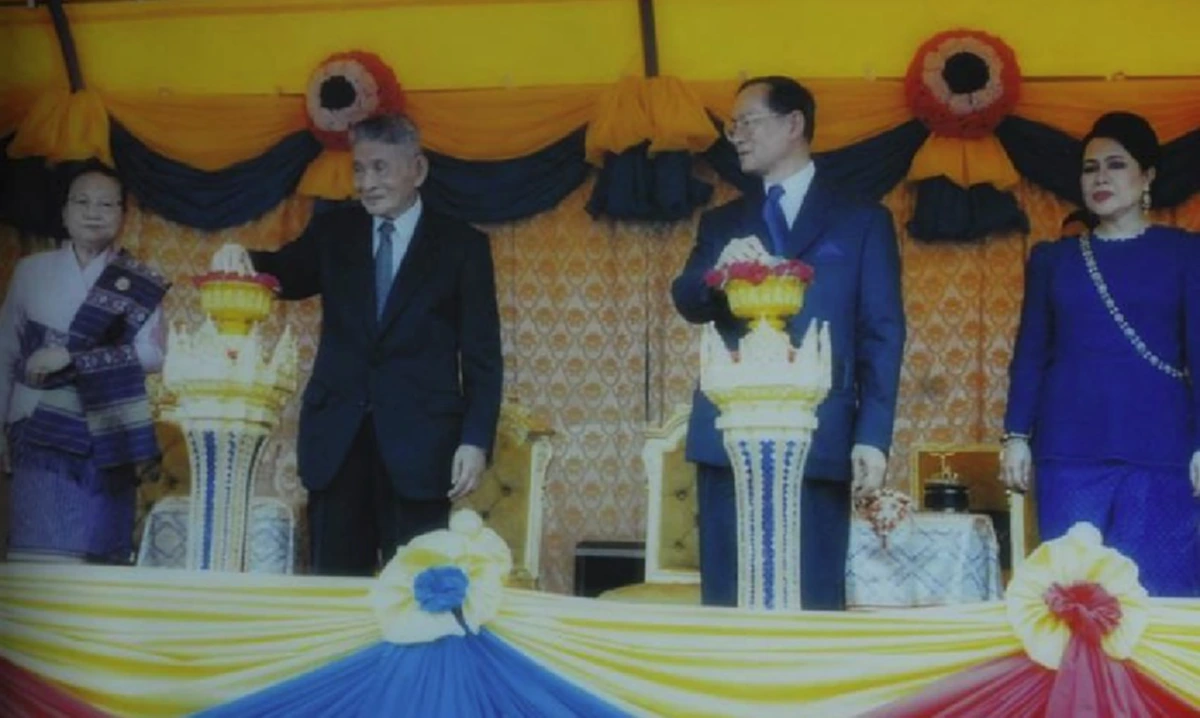 ทรงเชื่อมสายสัมพันธ์แห่ง2แผ่นดิน!! 8 เมษายน รำลึก 23 ปี เผยคลิปหาชมยาก ในหลวง ร.9 ทรงร่วมพิธีเปิดสะพานมิตรภาพไทย-ลาว (มีคลิป!!)