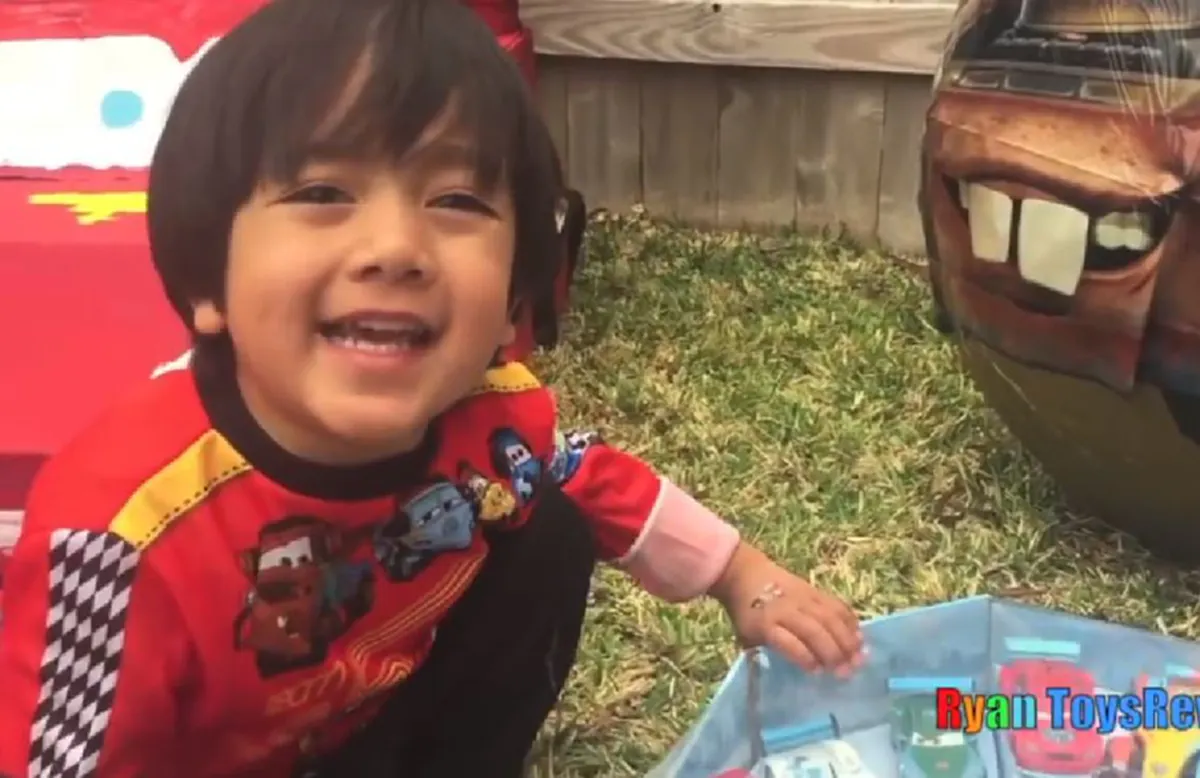 "ไรอัน" หนูน้อยมะกันวัย7ขวบ รีวิวของเล่น ผงาดเเชมป์ทำเงิน"ยูทูป"ปี2018