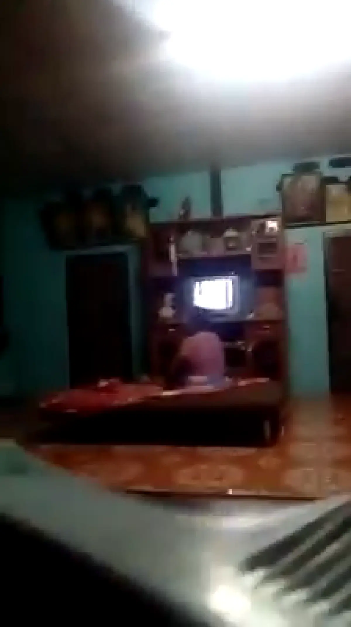 สาปแช่งหนัก ลูกชายคลั่งโดดถีบประตู ขู่ทำร้ายแม่ขอแบ่งมรดก แจ้งตร.ช่วยบอกเรื่องในครอบครัว