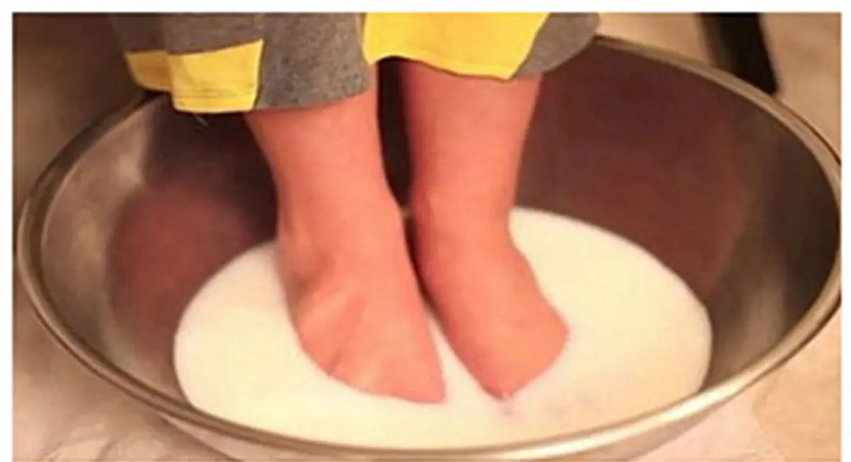 **หายโง่แล้ว !!! เผยเคล็ดลับแก้ปัญหา "เท้าดำ - แห้งแตก" ให้หมดไป เพียงใช้ของที่หาได้ง่ายๆ ในบ้านเรา ? อยากรู้แชร์เลย !