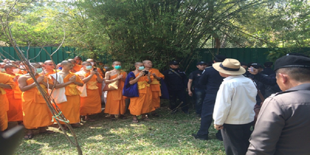 “ถ้าไม่ผิดจนท.จะเข้าไปให้เมื่อยทำไม ก็ให้อยู่เน่าๆกันไป”บิ๊กตู่ เดือดจัดถูกซัก“พระธัมมชโย”ยังอยู่ไหม ไล่ไปบอกพระพวกนั้นม.44ไม่ยกเว้นพระสงฆ์?