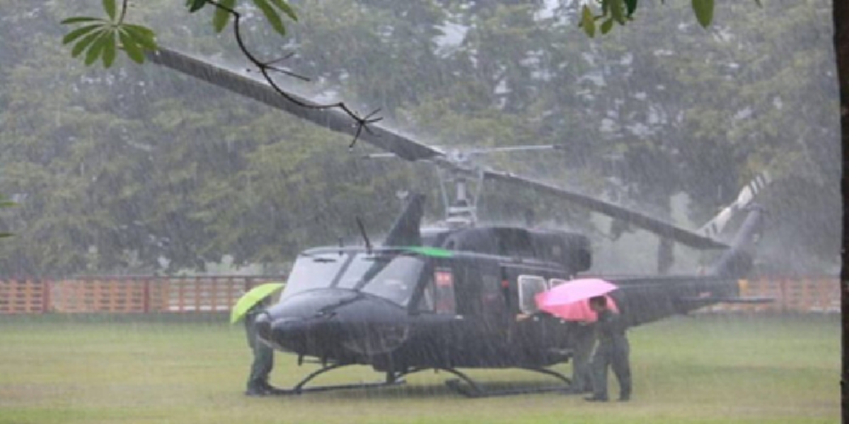 “พี่ทหารครับ ผมเอาร่มมาให้ สงสารพี่ทหารเปียก”เปิดตัว“น้องเดียร์”เด็กพังงานำร่มให้ทหารขณะฝนตกฮ.ลงฉุกเฉิน-วันรุ่งขึ้นไม่สบาย ฝันอยากเป็นทหาร