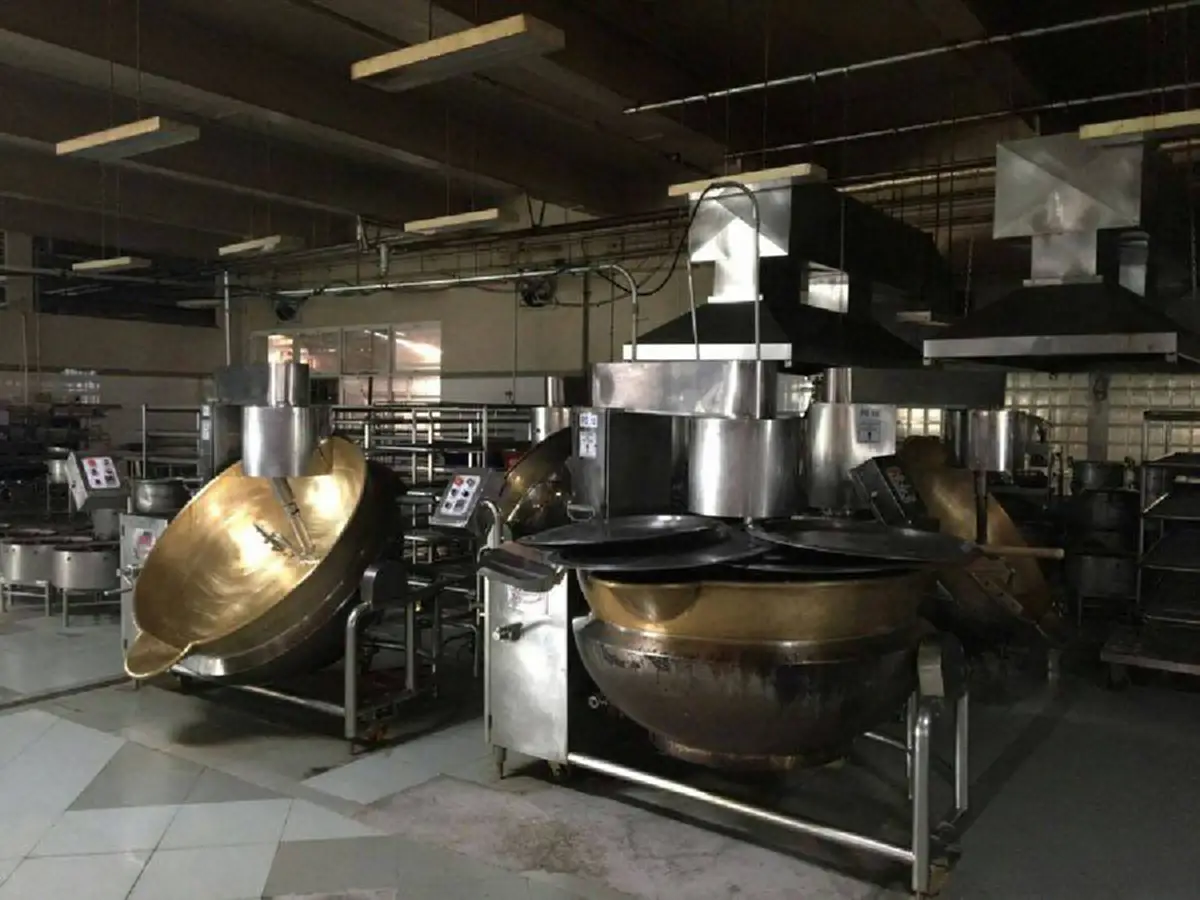 อ้าวเฮ้ย!ไม่เหมือนที่คุยกันไว้นี่หน่าไหนบอกเสบียงเหลือน้อยคนในวัดเริ่มอ่อนล้าเปิดภาพ"หอฉันคุณยายจันทร์"วัดธรรมกายแบบนี้เข้าข่ายอาบัติหรือไม่