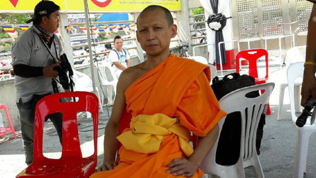 แฉกันเองซะแล้ว!!! "พระลูกวัดธรรมกาย" ยัน "ธัมมชโย" หนีจากวัดตั้งแต่16ก.พ.แต่ยังไปไม่ได้ไกล (รายละเอียด)