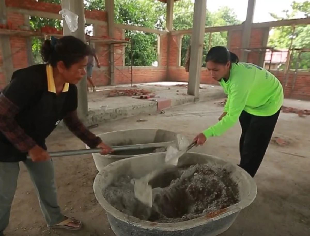 ไม่มีคำว่ายอมแพ้!!! สาวม.5 เเม่จากไปเเต่ยังเล็ก พ่อทิ้งไปมีครอบครัวใหม่ เเต่ไม่ท้อต่อโชคชะตา ทำทุกอย่างแม้เป็นกรรมกร เพื่อเลี้ยงยายที่รัก!?!