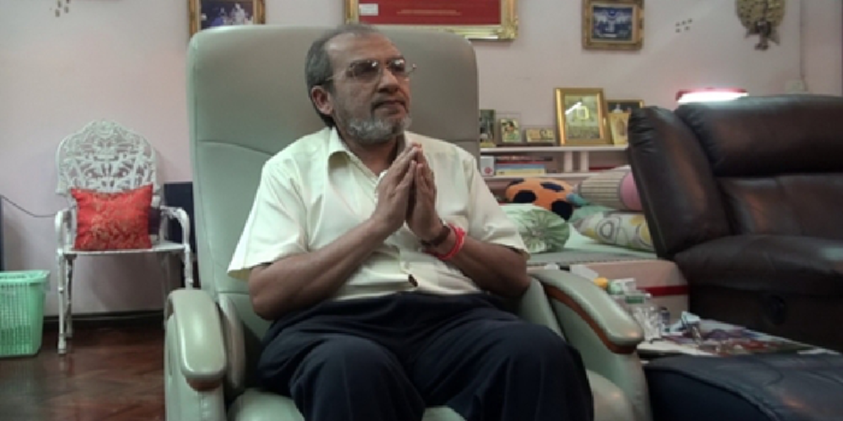 เป็นเศรษฐียากกว่าเป็นหมอนะลูก ชีวิตจริงจิมมี่ ชวาลา สู่นวนิยายสิทธาเศรษฐีเรื่องของคนขายผ้าที่ทุกคนอ่านแล้วต้องร้องไห้...ระหว่างบรรทัดมีน้ำตา