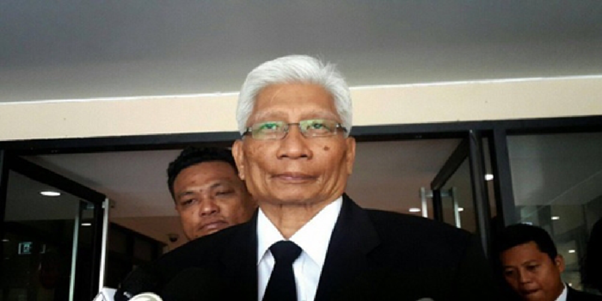 ลือหนัก!!!“พระธัมมชโย”กลับเข้าวัดธรรมกายแล้ว “ดีเอสไอ”ยังไม่เข้าจับหวั่นปะทะ “ศิษย์”ยันหลวงพ่อไม่มอบตัวกลัวถูกจับสึก เท่ากับประหารชีวิตพระ