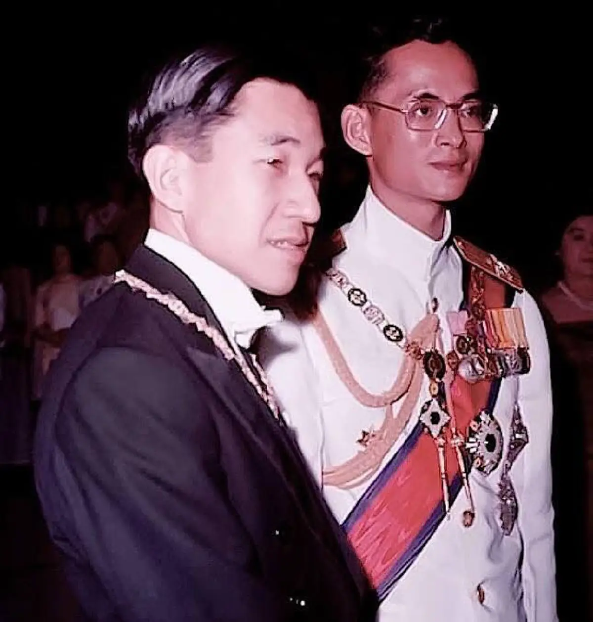 มหามิตรโดยแท้ ...คำว่า “ทรงพระเจริญ” ในภาษาญี่ปุ่น คือ “王様万歳” (โอซะมะ บันไซ) แปลตามตัวอักษรได้อย่างลึกซึ้ง (ชมภาพชุด)