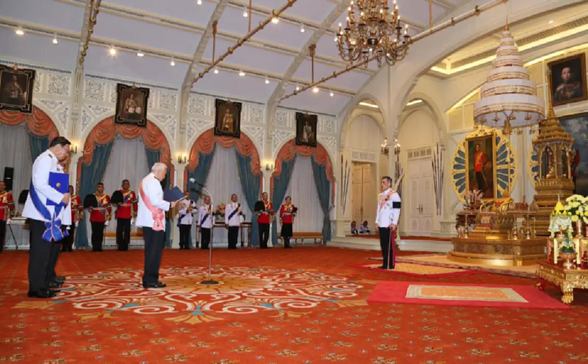 ข้าพเจ้าขอตอบรับเพื่อสนองพระราชปณิธาน และเพื่อประโยชน์ของประชาชนชาวไทยทั้งปวง...ย้อนครบ1ปีเสด็จขึ้นทรงราชย์สืบราชสันตติวงศ์เป็นรัชกาลที่ 10