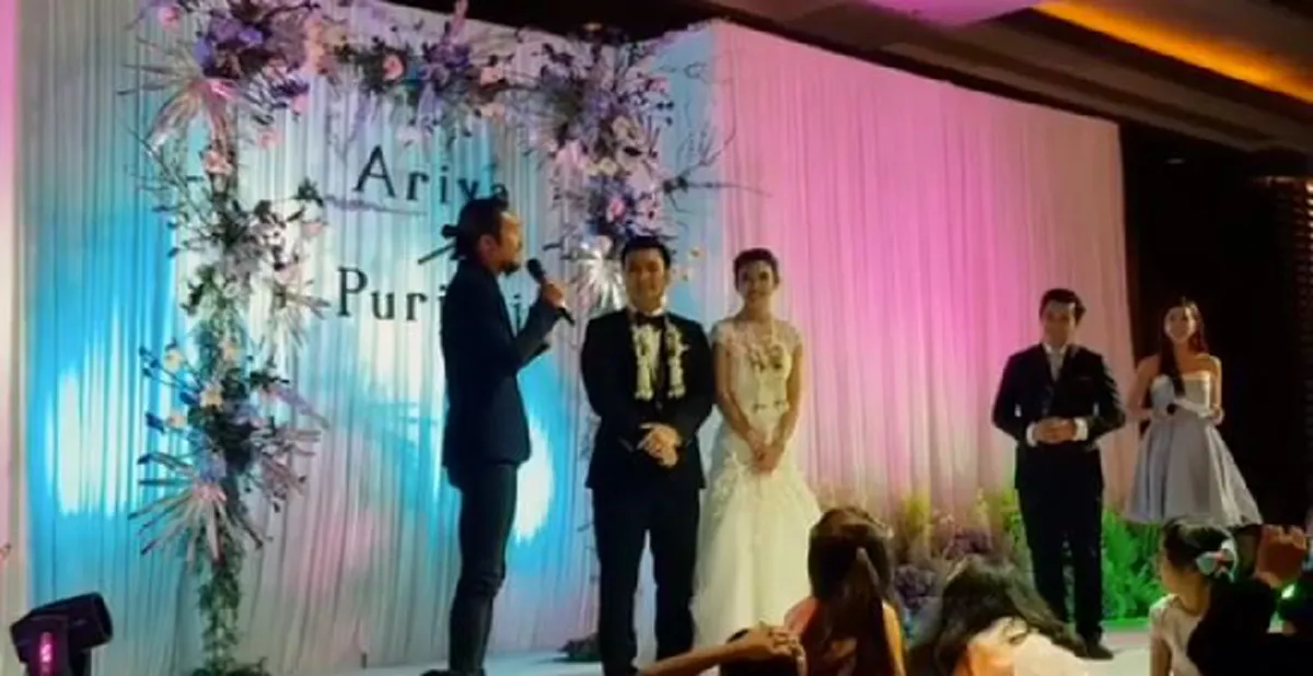 พี่ตูนเปรียบชีวิตคู่เหมือนวงดนตรี!คำกล่าวอวยพรคู่บ่าว-สาว  บนเวทีของพี่ตูนทำเอาซาบซึ้งถ้วนหน้า   เรียกเสียงปรบมือรัวๆ(มีคลิป)