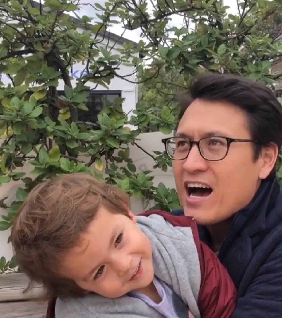 ฟังกันชัดๆ เมื่อสามีของ "พอลล่า" โชว์พูดภาษาไทยจัดเต็ม ไม่มีเขินกล้อง แถมตอนจบยิ่งน่ารักมาก