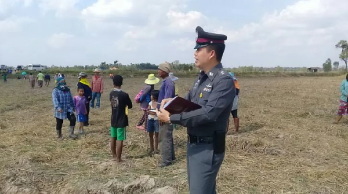 ผวาทั้งหมู่บ้าน!!! นั่งหลบแดดอยู่ดีๆ กลายเป็นศพคาที่ได้ รู้สาเหตุแล้วตะลึงหนัก!!