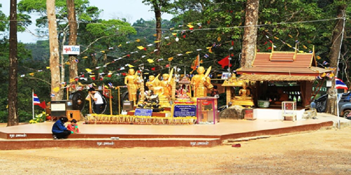 เทพเจ้าแห่งเขาคิชฌกูฏ!!  เปิดประวัติอัศจรรย์ “พ่อท่านเขียน ขันธสโร”  ผู้สร้างตำนานแดนบุญเขาคิชฌกูฏ เจ้าตำรับน้ำมันว่านอันศักดิ์สิทธิ์