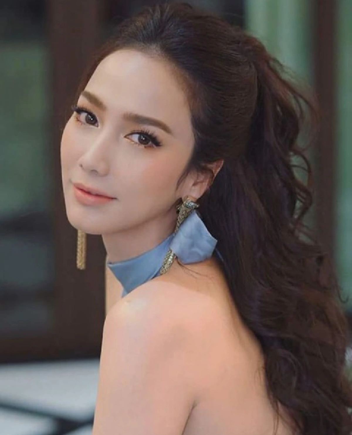 โอ้ว...โห!! ส่อง "อั้ม พัชราภา" นั่งกินก๋วยเตี๋ยวร้านข้างทาง แต่ท่าโพสต์นี่กินขาดจริงๆ คนอะไรทำสวยดูดีไปหมด #รักความคิดดินของแม่จัง