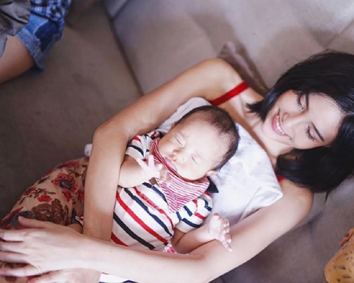 สุดเดือด!!! เมื่อภรรยา "แอมป์ พีรวัศ" ประกาศลั่นกลางไอจี ไม่ยอมให้ใครจับ "ลูกชาย" ด้วยความจริง ที่หลายคนต้องเข้าใจหัวอกคนเป็นแม่!