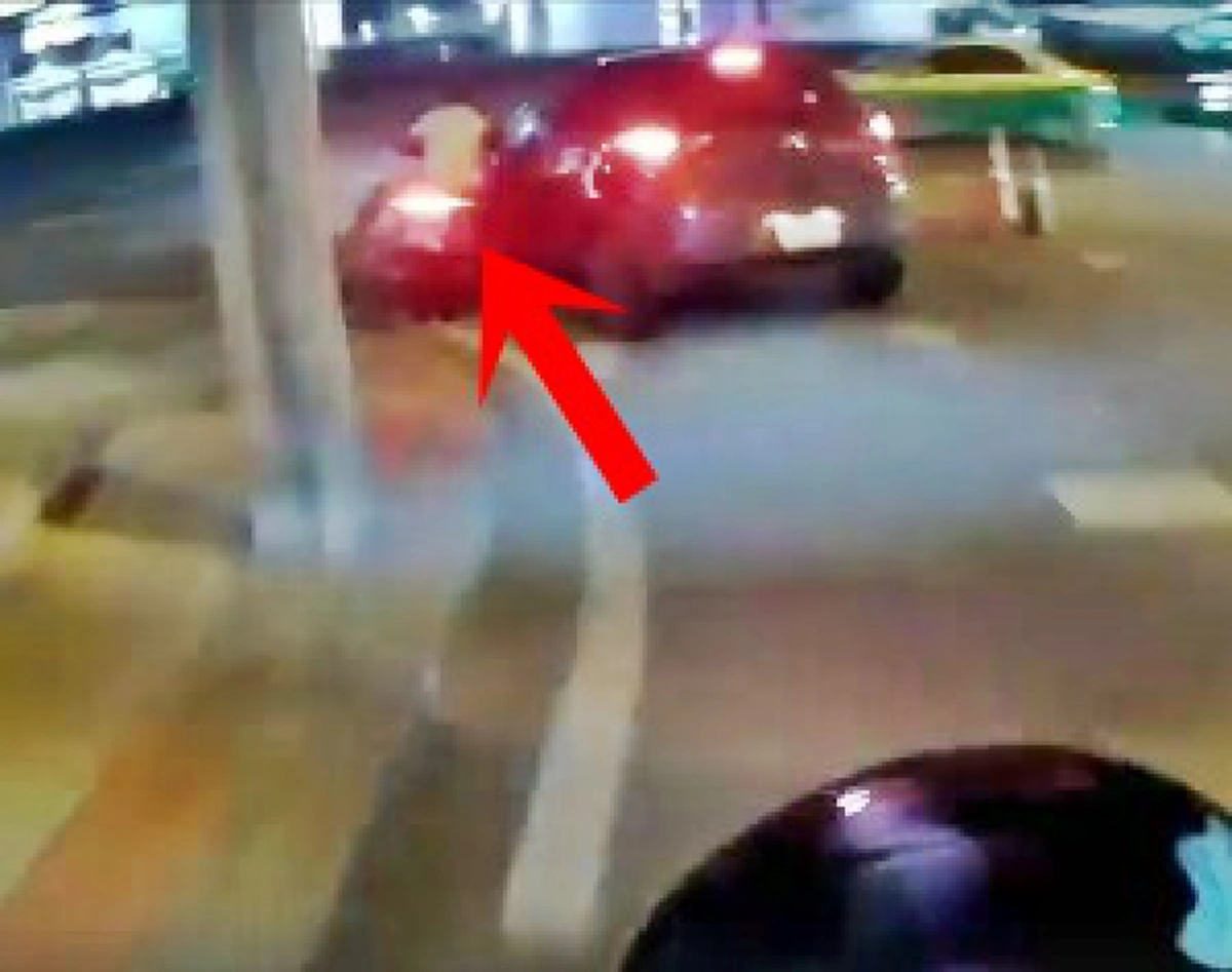 ล่า! หนุ่มควบจยย.ชนดะไปทั่ว พลเมืองดีขับตามจี้ให้หยุด เเต่ไม่เป็นผล ซิ่งหนีลอยนวล (คลิป)