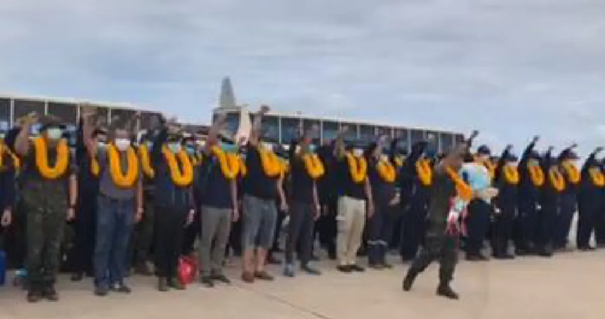 วินาทีประวัติศาสตร์ !! "ผบ.หน่วยซีล"นำทัพกู่ร้อง Hooya! ทรงพลังและหนักแน่น ดังกึกก้องไปทั่วทั้งบริเวณ (มีคลิป)