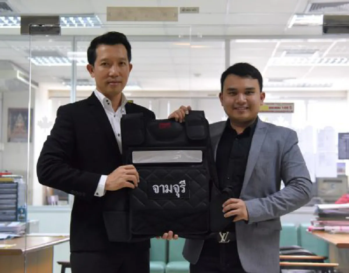 สุดเจ๋ง! เสื้อเกราะกันกระสุนจามจุรี ฝีมือคนไทย คุณภาพอเมริกาแต่ถูกกว่า4เท่า ขอบริจาคแผ่นฟิล์มเอกซเรย์รพ.มาทำ