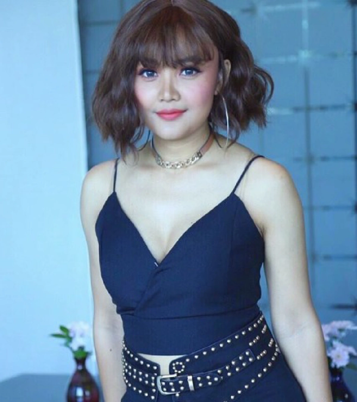 ตั๊กแตน ชลดา สวนกลับชาวเน็ตวิจารณ์เเต่งตัวเซ็กซี่ "เราไม่จำเป็นต้องเตะปากหมาทุกตัวที่เห่า"