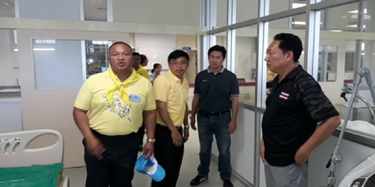 โกเด๊ะ เจ้าของค่ายมวยพรัญชัย บริจาคเงิน 9.9 ล้านให้รพ.ทุ่งสง ช่วยผู้ป่วยวิกฤตหัวใจ