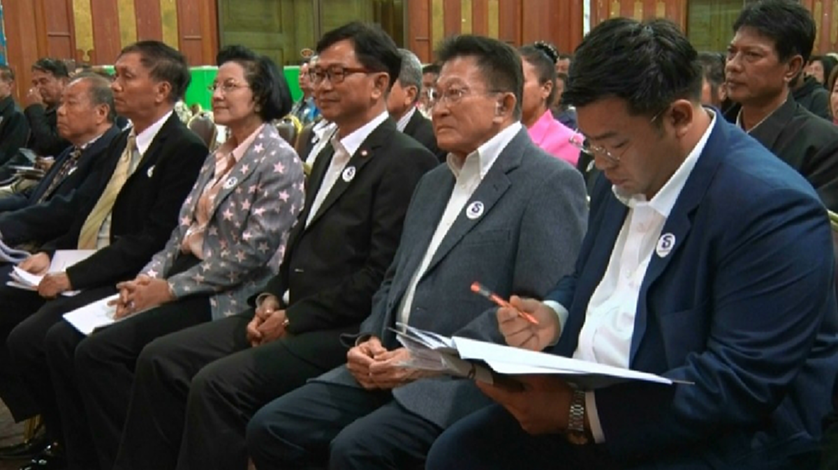 ภูมิธรรมลาออกเลขาตามหน.พรรค ทิ้งคำพูดปชช.เอือมต่อรองตำแหน่ง