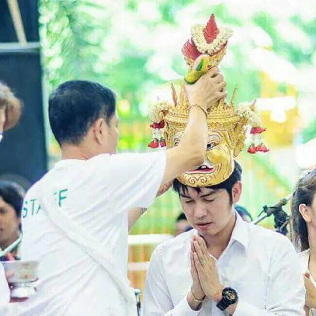 \"กุ้ง สุธิราช\"ร่วมวง จวกแรง เศียรพ่อแก่ต่อให้วางกับพื้นอยู่ข้างทางเราก็เคารพบูชา ใครที่มันลบหลู่ขอให้มีอันเป็นไป