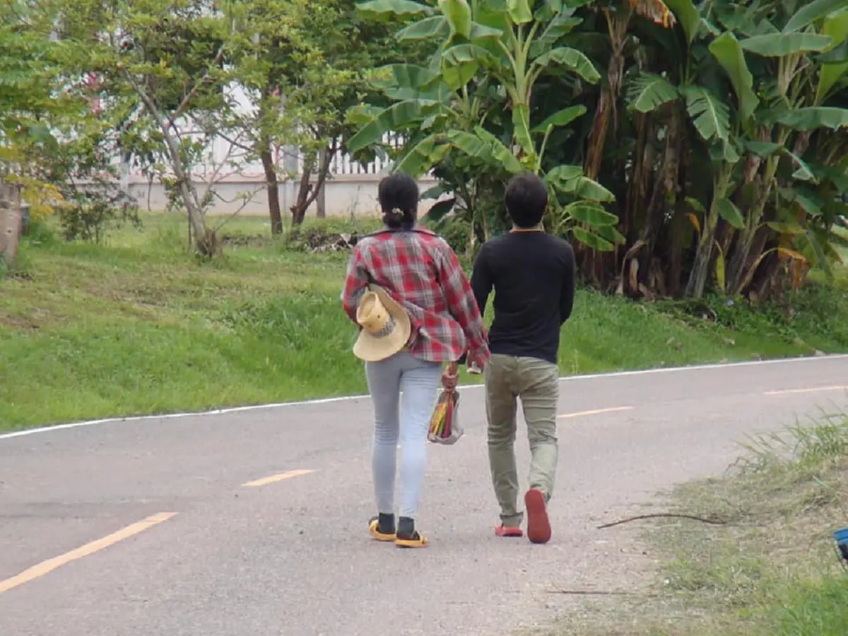 แก๊ง 18 มงกุฎ ตระเวนเรี่ยไรเงินชาวบ้าน