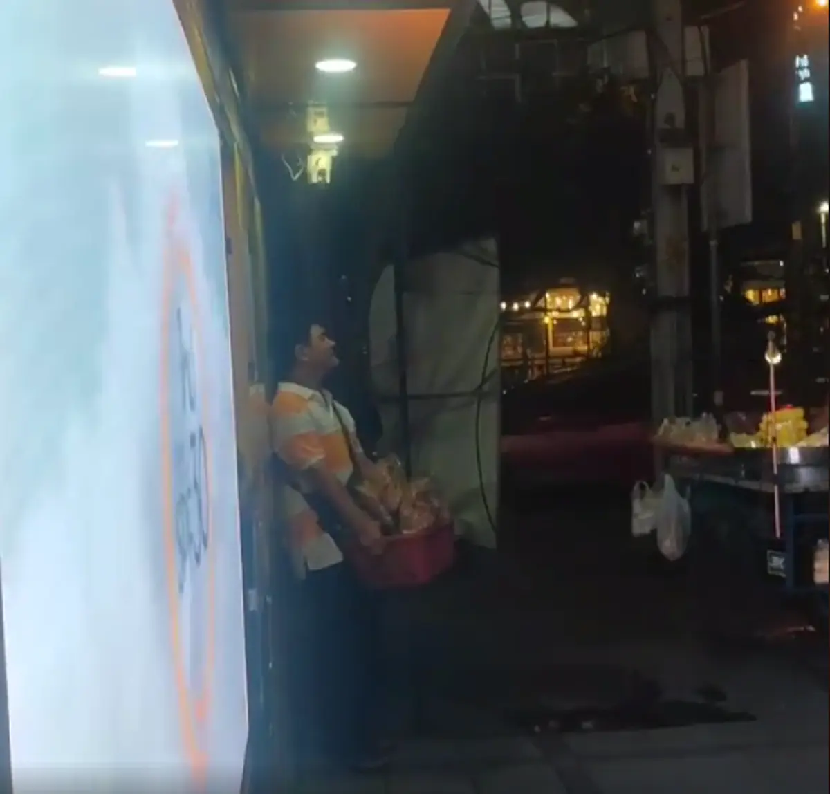ชาวเน็ตโพสต์พ่อค้าข้าวเกรียบยืนร้องไห้ ชีวิตไม่ได้ดราม่า