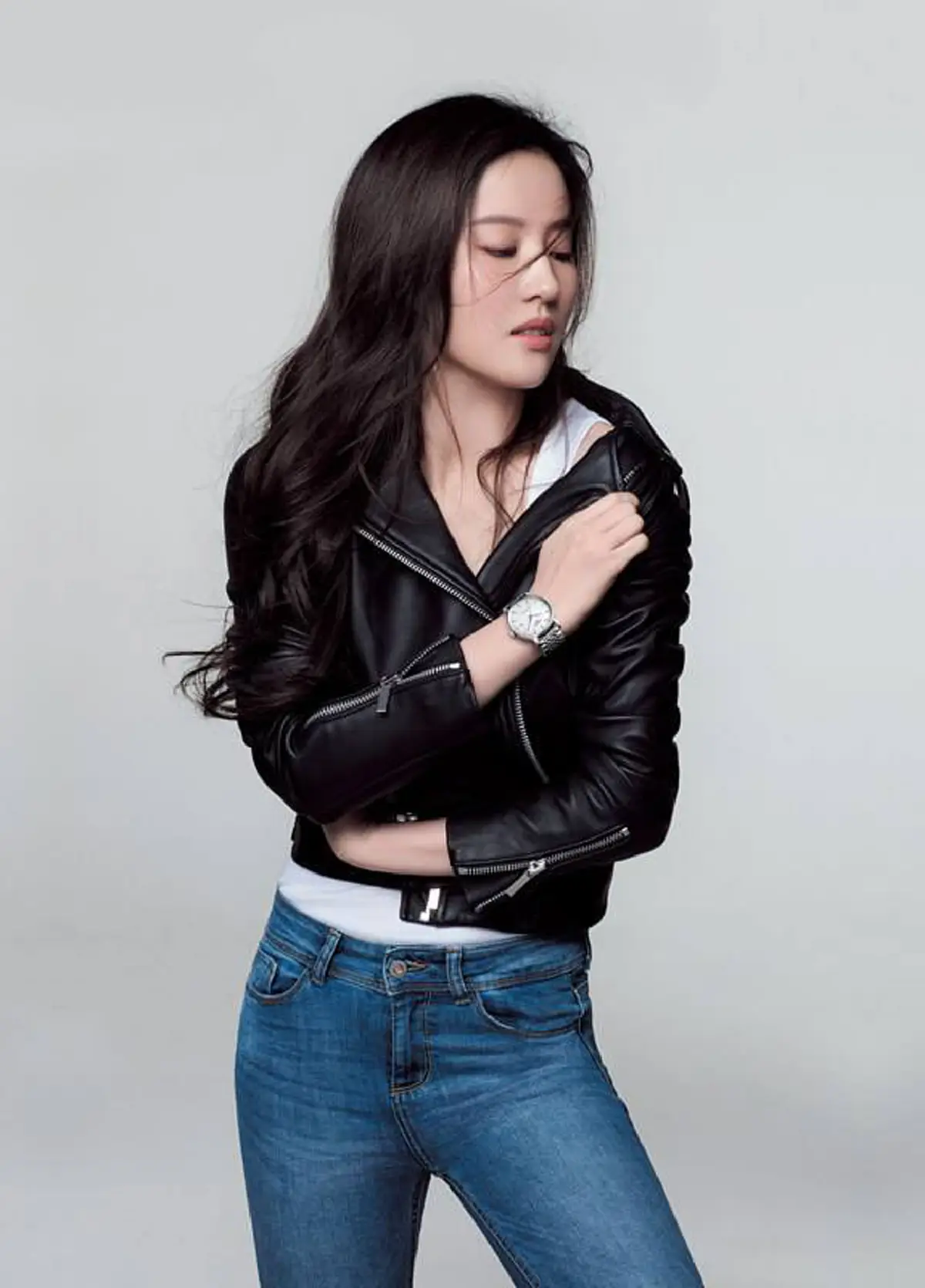 หลิวอี้เฟย นางเอกสาวชาวจีน