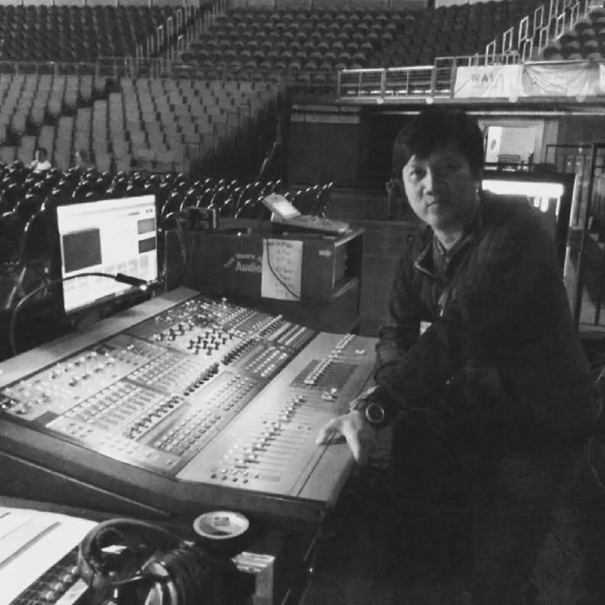 ชื่นชมกันทั้งประเทศ!! เปิดประวัติ "ทีมนักดนตรี" ผู้อยู่เบื้องหลังรายการ The Voice Thailand เล่นได้ทุกเพลง แม้ไม่ได้เตรียมมา แต่ละคนไม่ธรรมดา