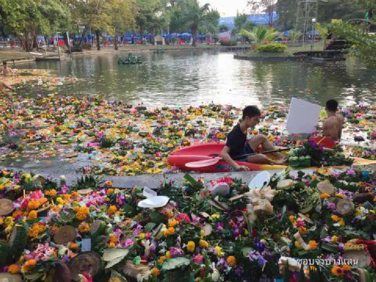 นักศึกษา"มหาวิทยาลัยบูรพา" โชว์ซิกแพค เคลียร์กระทง ไม่อยากให้พระแม่คงคาบอบช้ำ!