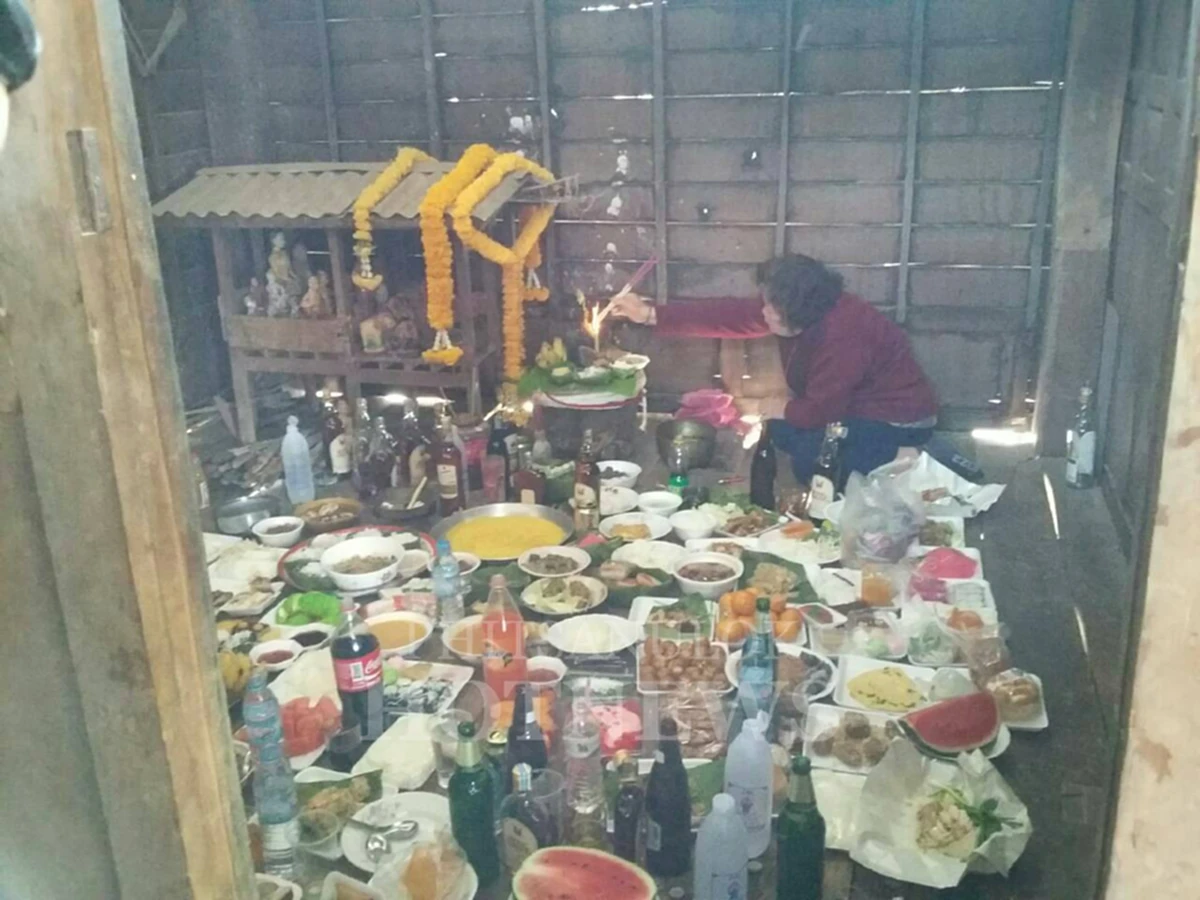 เตือนกันแล้ว!! อย่าลืม..บูชา"ไหว้ผีบ้านผีเรือน เจ้าที่เจ้าทาง" ความเชื่อมาแต่โบราณ อยู่ใกล้ชิดตลอดกับครอบครัว คอยคุ้มครองได้จริงๆ!!