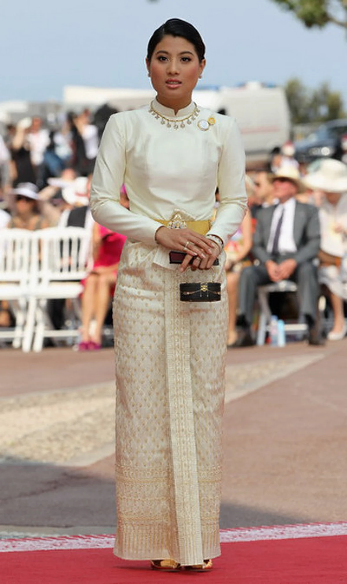 สมเด็จพระเจ้าอยู่หัว  ร.๑๐  โปรดเกล้าฯพระราชทานพระยศ  "พันโทหญิง" พระเจ้าหลานเธอ พระองค์เจ้าสิริวัณณวรีนารีรัตน์  #ขอทรงพระเจริญ