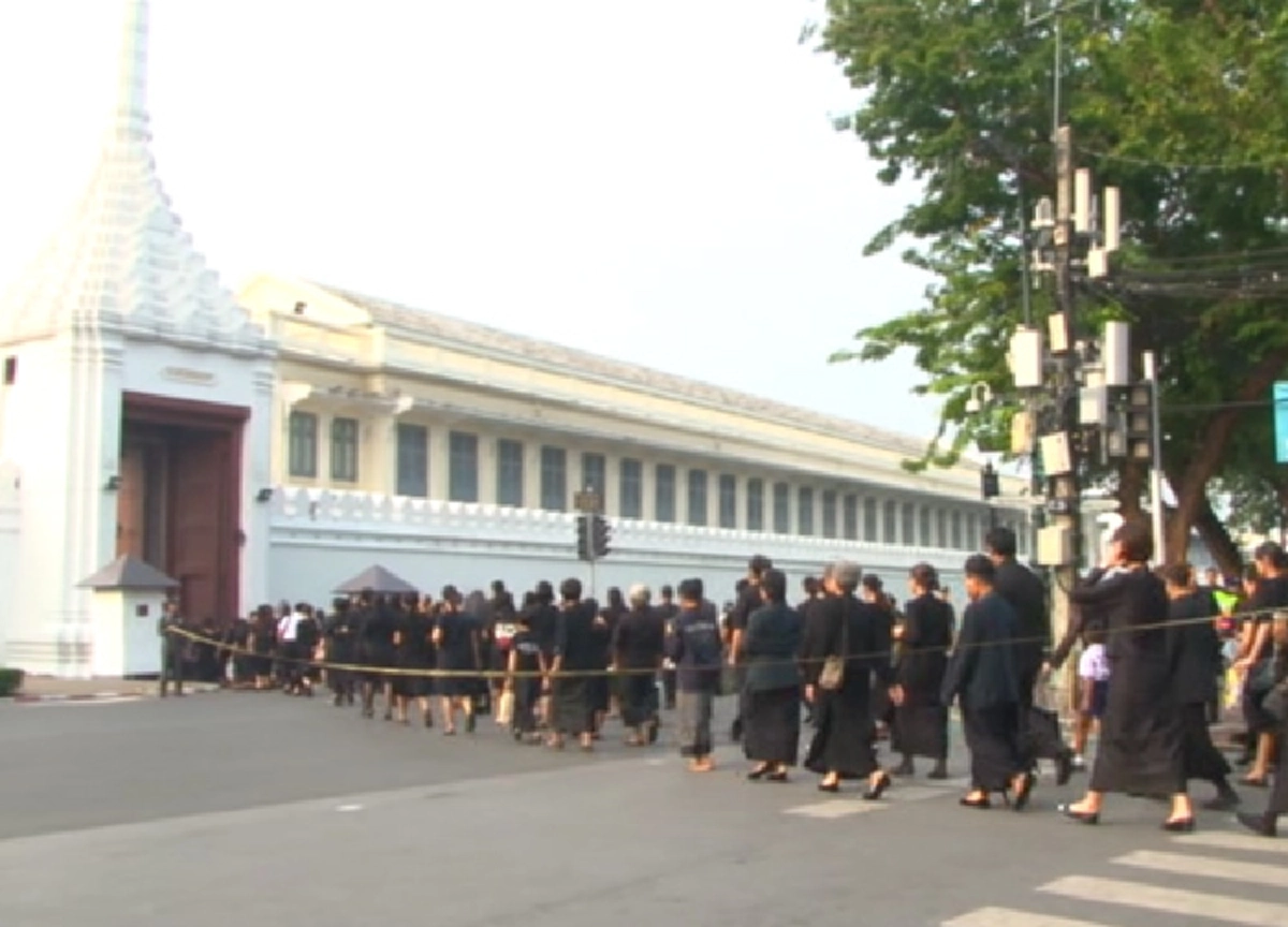 สำนึกอยู่ไหน!!! "กนก"โพสต์เศร้าครบ100วัน สวรรคต ร.9วันนี้ไม่มีถ่ายทอดสด พระพิธีธรรมสวดพระอภิธรรม ยังพบเรื่องมิบังควรเกิดขึ้นซ้ำซาก ?!!