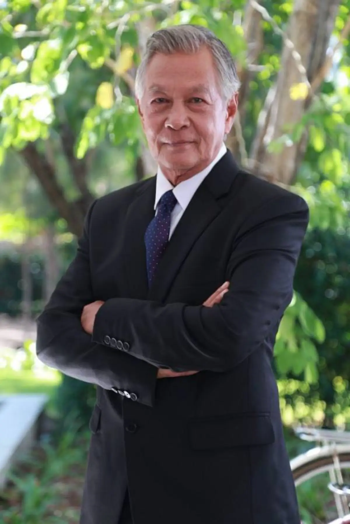 คนทั้งประเทศไม่เคยเห็น!! เผยโฉมหน้า "อดีตนักแสดงหนุ่ม" หล่อ แซ่บ ทำเอาสาวๆกรี๊ดคอแตก ที่แท้คือดาราชื่อดังระดับประเทศ!! (ชมภาพ)