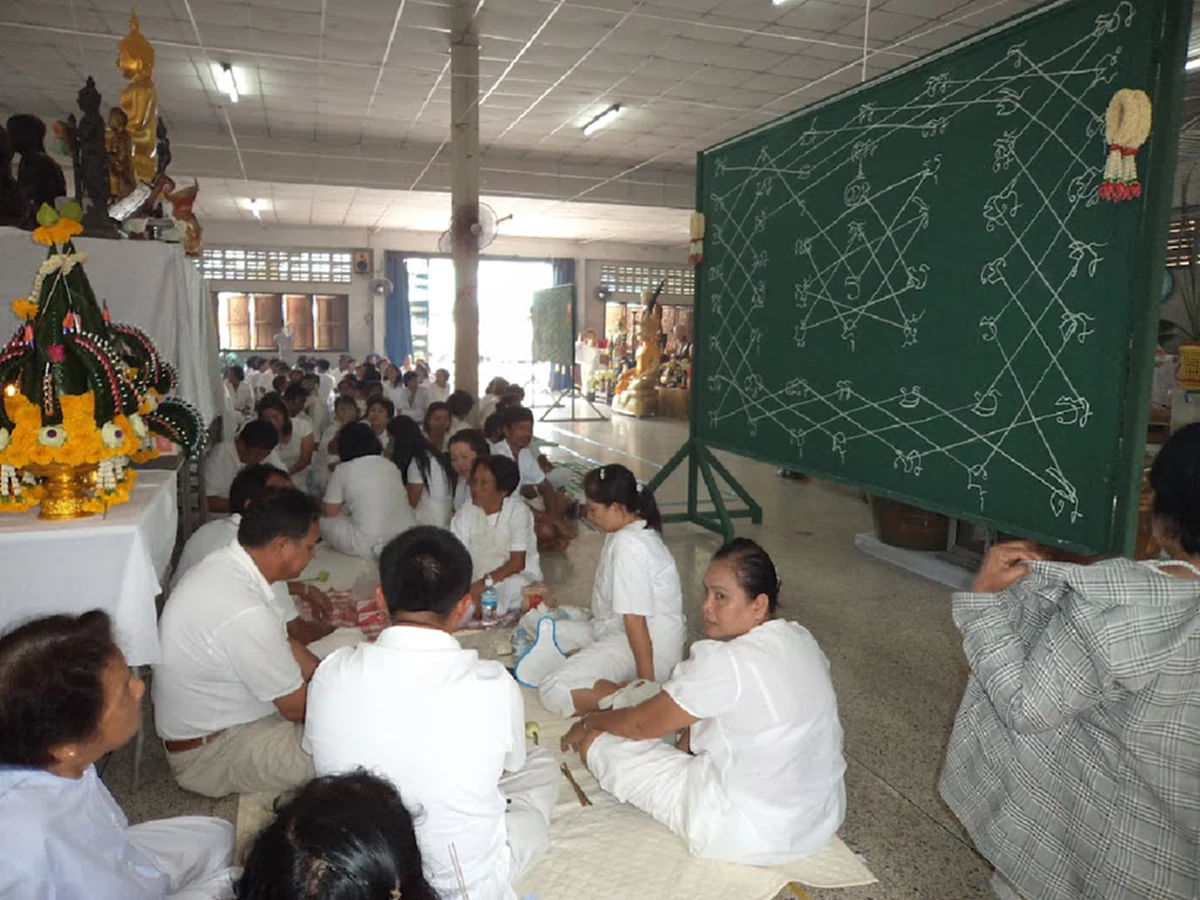 เกจิดังเมืองนครศรีฯ.."หลวงพ่อสมนึก วัดหรงบน"ผู้สืบตำนานวิชาเป่ายันต์เกราะเพชร จนเป็นที่รู้จักทางภาคใต้ สร้างตำนานมีดหมอโบราณ.