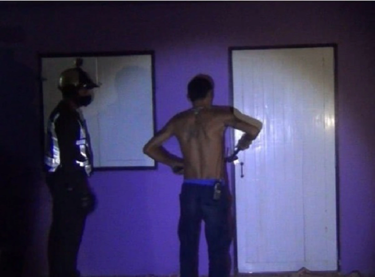 อำมหิตสุดๆ!! ไอ้หื่นบุกห้องฆ่าข่มขืน สาวเสิร์ฟหน้าตาดี ตำรวจเห็นศพถึงอึ้ง รับไม่ได้วิธีการลงมือของคนชั่วมันโหดเกินมนุษย์??