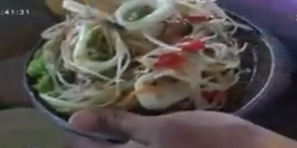 คนรวยสะดุ้งไหม!!! เนวินมาเองขึ้นเวทีประจาน เจ้าของโรงแรม-รีสอร์ท อย่าฟันแขก?!?ก่อนตบท้าย อย่าทำเหมือนส้มตำหัวหิน คนบุรีรัมย์จะซวย!?!(มีคลิป)