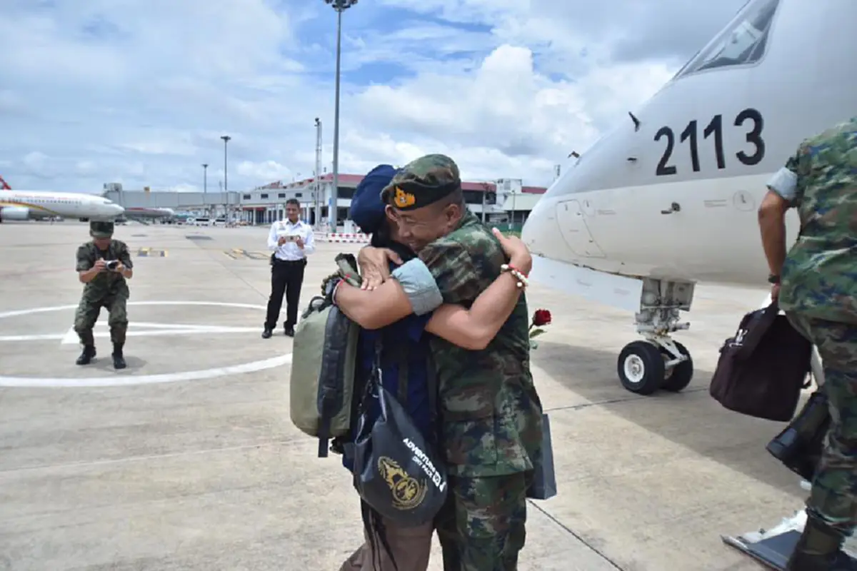 ลูกไม้ใต้ต้น(ซีล)...ลูกชายแม่เอื้อย-พ่อกร หล่อบึ้กแค่ไหน? สาวๆบอกเห็นแล้วใจละลาย