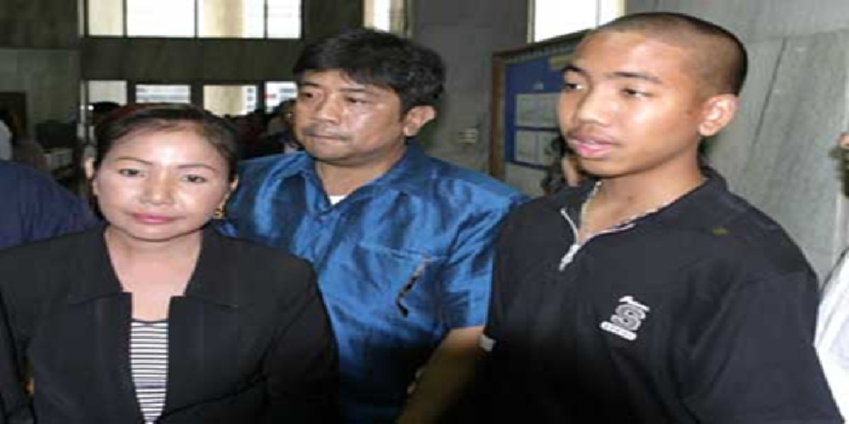 วันนี้ของลูกดาบยิ้ม!!!“ร.ต.ท.กิตติศักดิ์ รอดวิมุต”ลูกไม้หล่นใต้ต้น-ผู้ได้รับทุนจนจบปริญญาตรีจาก“พระราชินี”หลังสูญเสียเสาหลักครอบครัว