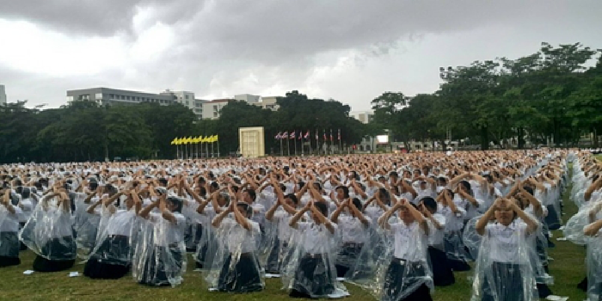ฟังเสียงคนไทย!! "วิรังรอง" ทวงถามความรับผิดชอบ "อธิการจุฬาฯ"ผ่านมาคุณทำอะไร?? ซ้ำซาก"เนติวิทย์"ต้านหมอบกราบ!!!