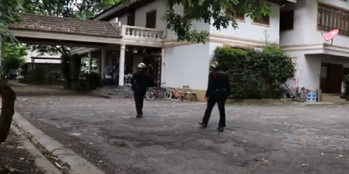 คุกไม่ได้มีไว้ขังแต่คนจน!?! ตร.นับ100บุกบ้าน“สท.เชียงใหม่-ลูกเสี่ยคนดัง”พบปืนกระสุนกว่า100นัด-ถูกซัดทอดร่วมค้าโคเคนใช้รถหรูส่งขายนักเที่ยว??