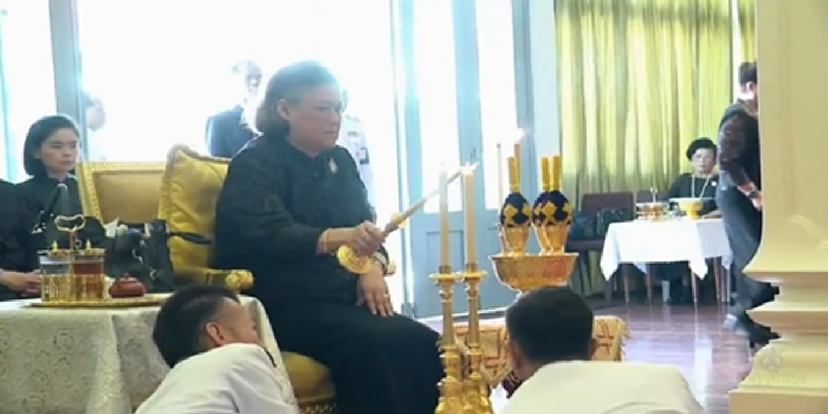 ทรงกตัญญูมาก!!! “สมเด็จพระเทพฯ”ทรงสวมกอด“ท่านผู้หญิงสง่า”พระพี่เลี้ยงในพระองค์ ผู้ร้องเพลงกล่อมบรรทม ความผูกพันที่แสนซาบซึ้ง?!?