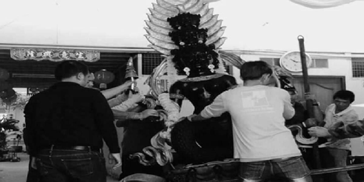 พระล่องหน!?! DSIทำบุญครบ15ปี นิมนต์เจ้าคุณธงชัย เจริญพระพุทธมนต์ แต่ถึงเวลาไร้เงา จนท.แจงติดภารกิจ หลังขนเครื่องรางขึ้น6ล้อหนีคำสั่งเจ้าคณะ?