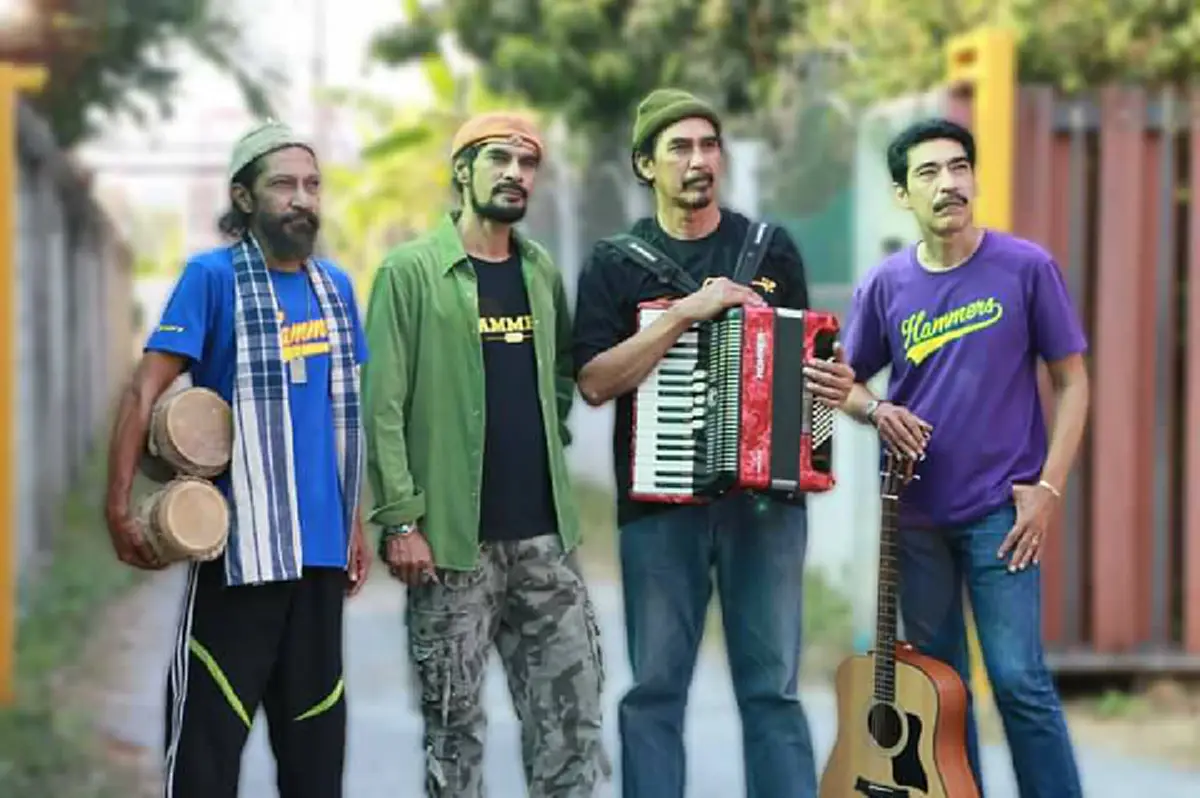 พี่น้องแฮมเมอร์ ขอคนทุกรุ่นอย่าทำลายบ้าน หากใครย่ำยีขอพลีเลือด