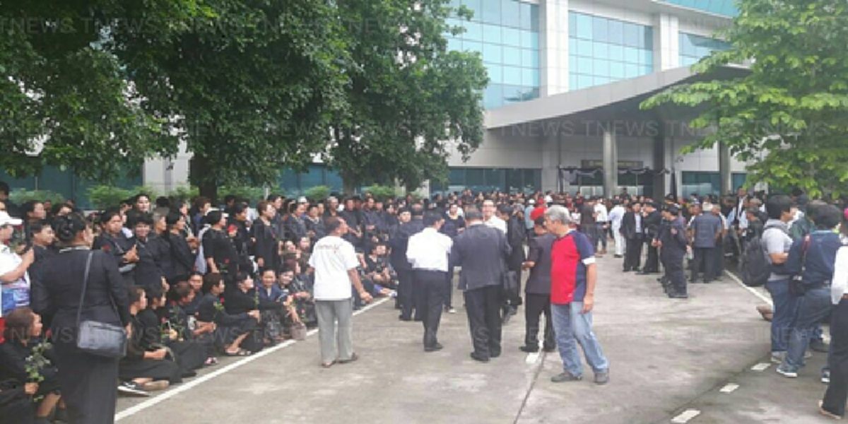 ชัดๆจากปาก“ยิ่งลักษณ์”!!!เพื่อไทยร่วม:ไม่ร่วมประชาธิปัตย์จับมือสู้ทหาร?!?พร้อมยุส่ง“บิ๊กตู่”ตั้งพรรคลงเลือกตั้งถ้าดีคนเลือกนั่งนายกฯต่อเอง??