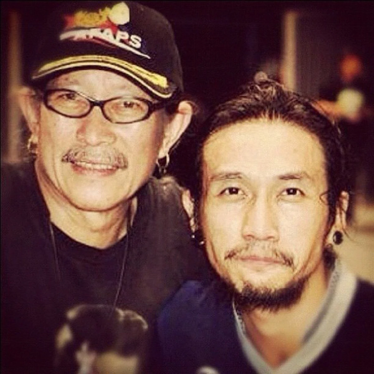 เปิดสายสัมพันธ์แอ๊ด-ตูน?!? อาลั่นไม่ยอมให้ใครฟ้องหลาน ความเชื่อ(ที่กลายเป็นตำนาน) ความฝันอยากให้คนไทยสามัคคี...แด่แผ่นดินที่ให้เราเกิด!?!