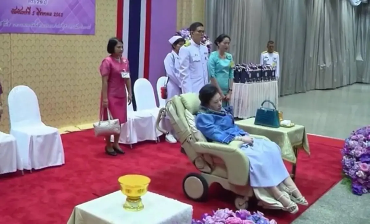 พระองค์เจ้าโสมสวลีฯเสด็จให้อาสากาชาดนำของเยี่ยมผู้ป่วย-พระภิกษุอาพาธ